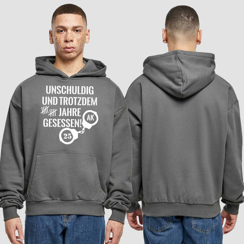 1008 "10 Jahre unschuldig" Abschluss Premium Oversize Hoodie einseitig bedruckt